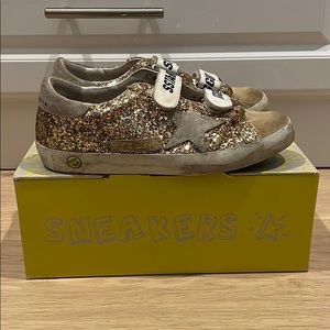 Girls Golden Goose Sneakers gold glitter size 33.